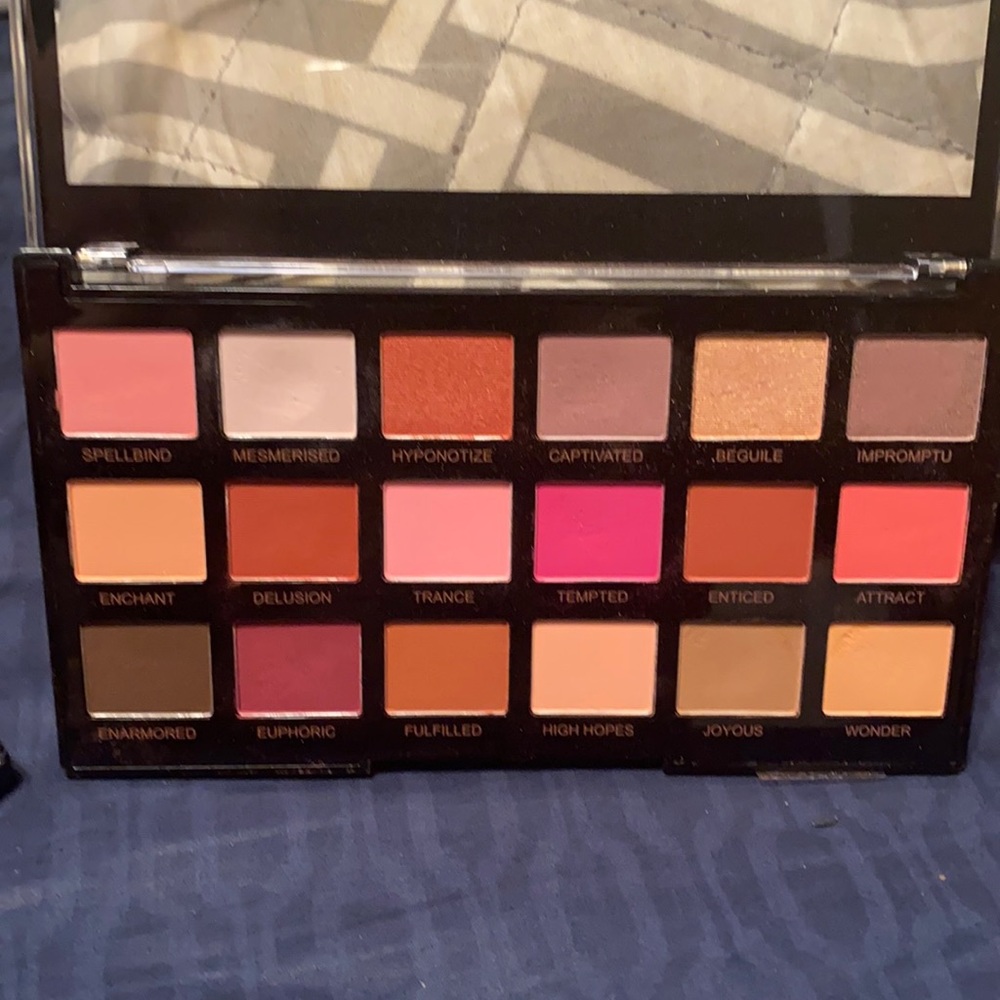 makeup revolution regeneration entranced pallet